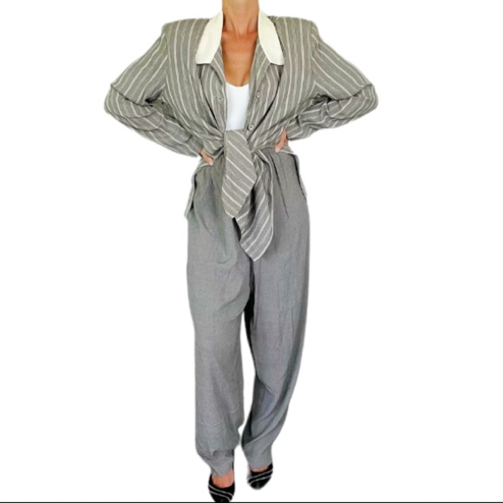 Vintage Virgo II gray matching pinstripe pantsuit set size 16